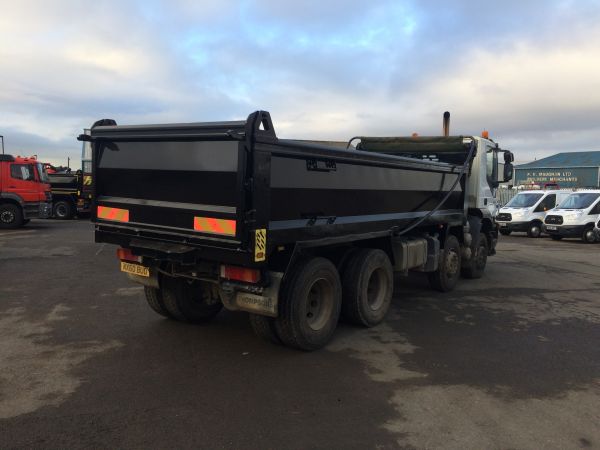 2010 Iveco Trakker 8 x 4 Tipper