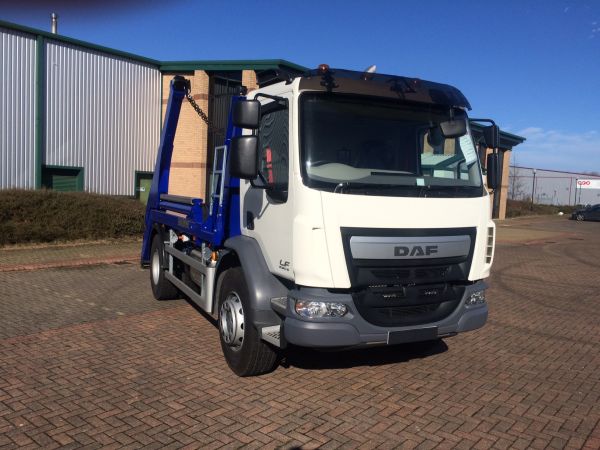 68 Reg 2018 DAF LF Hyva Skiploader  •  Also available for  Hire