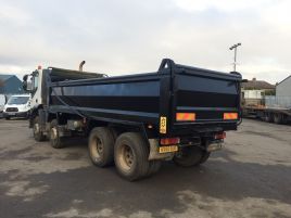2010 Iveco Trakker 8 x 4 Tipper