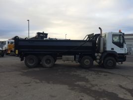2010 Iveco Trakker 8 x 4 Tipper