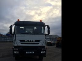 2010 Iveco Trakker 8 x 4 Tipper