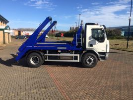 68 Reg 2018 DAF LF Hyva Skiploader  •  Also available for  Hire